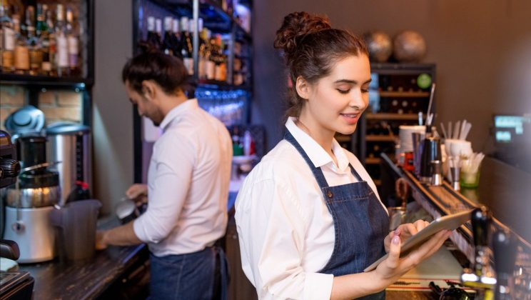 AI in Hospitality Use Cases, Best Practices and Implementation Roadmap
